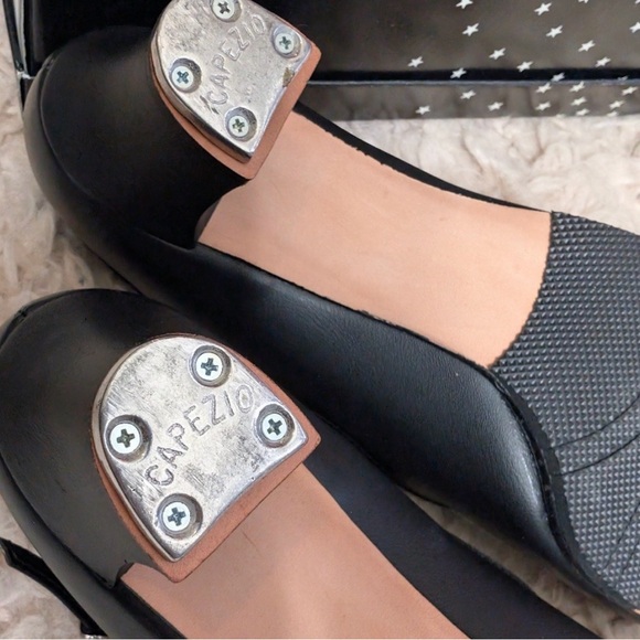 Capezio tap shoes 9 **NEW NEVER WORN** - Picture 9 of 9